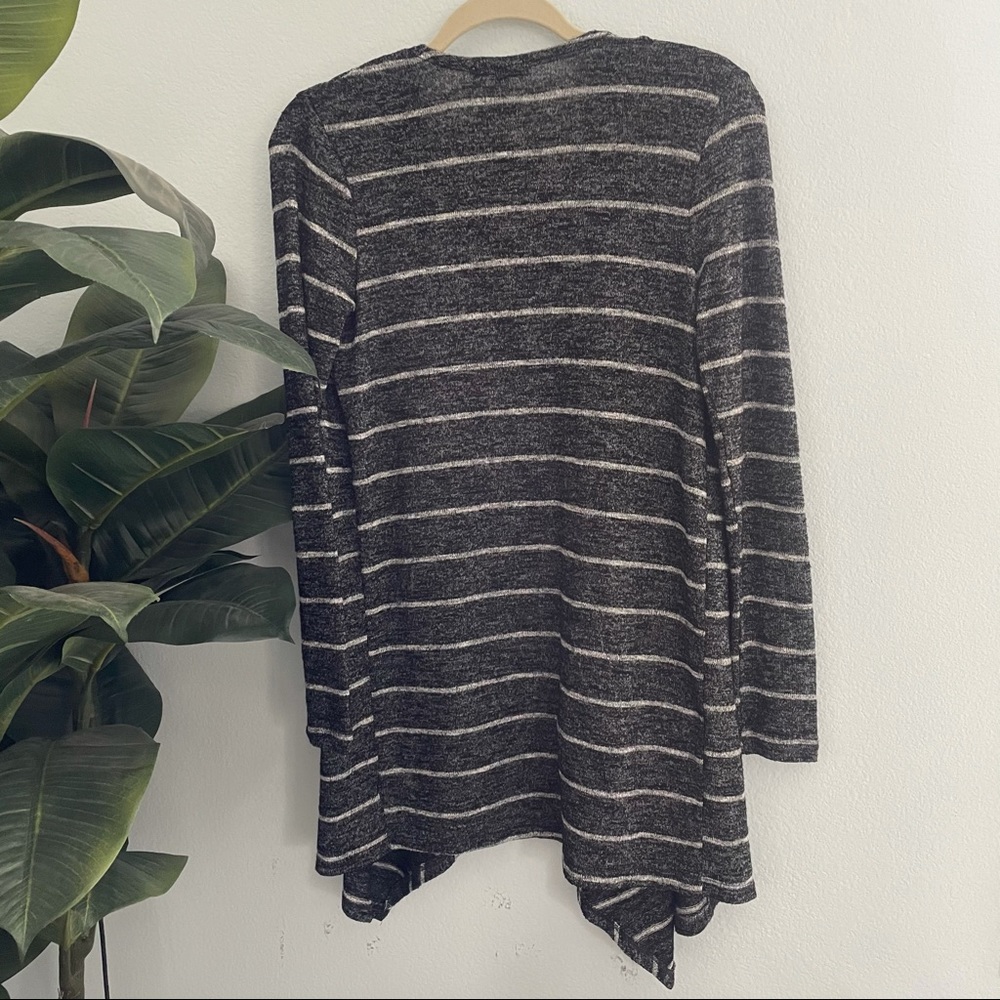American Eagle Cardigan - Picture 3 of 5